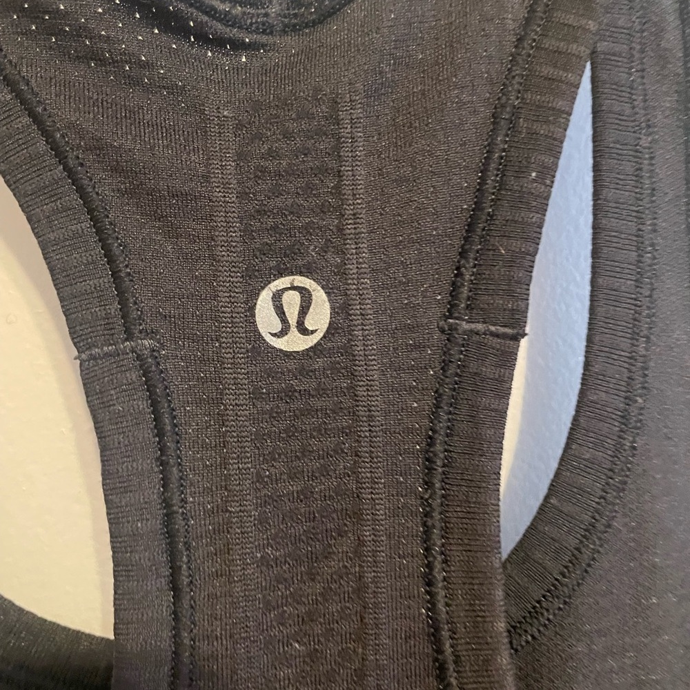 Lululemon swiftly tech razorback tank top size 2